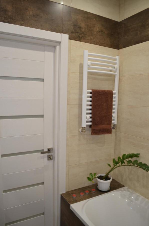Apartment On Getmana Vigovskogo 49 Rivne Exterior foto