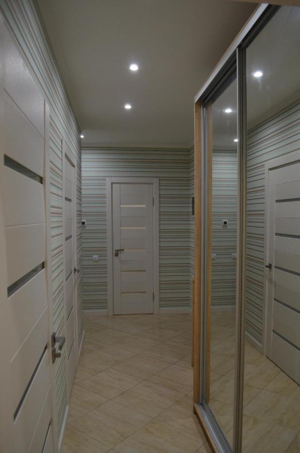 Apartment On Getmana Vigovskogo 49 Rivne Exterior foto