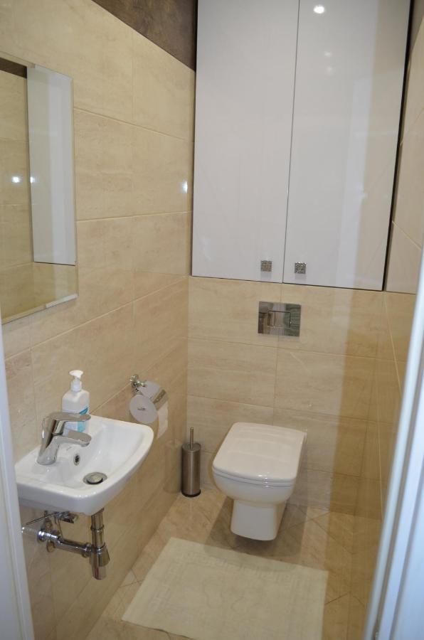 Apartment On Getmana Vigovskogo 49 Rivne Exterior foto