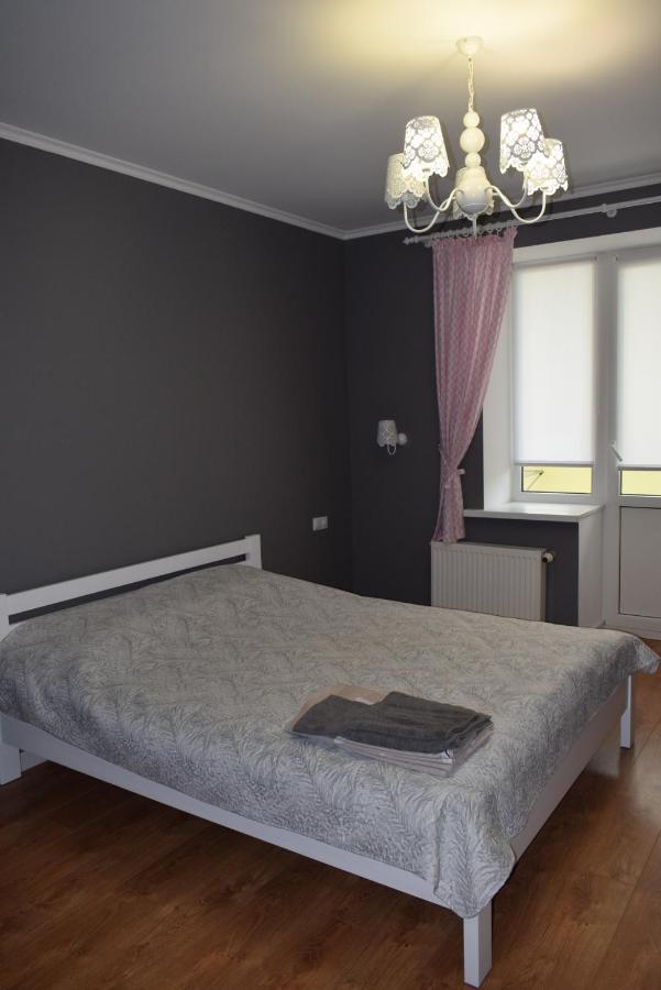 Apartment On Getmana Vigovskogo 49 Rivne Exterior foto